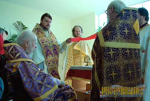 В Великий Четверг Блаженнейший Митрополит Владимир совершил Божественную литургию в больнице